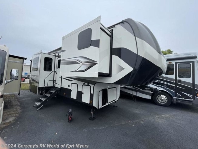 New 2022 Keystone Alpine 3790FK available in Fort Myers, Florida
