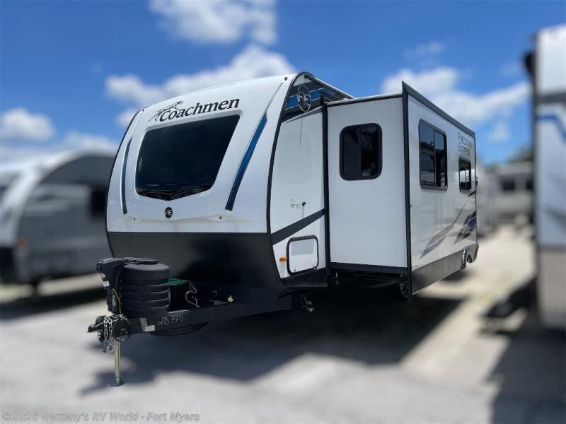 New 2024 Coachmen Freedom Express 259FKDS available in Fort Myers, Florida