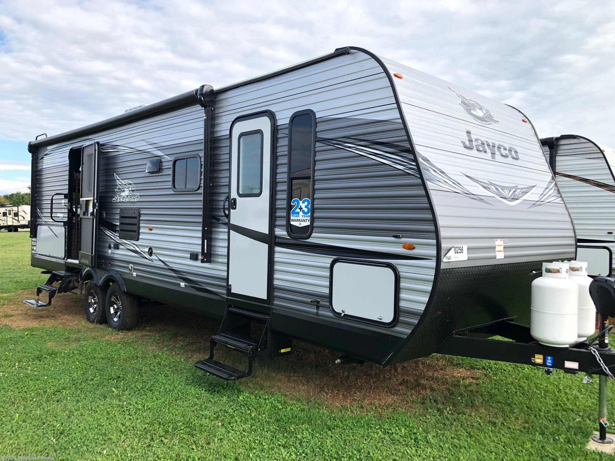 2020 jayco 28 ft travel trailer