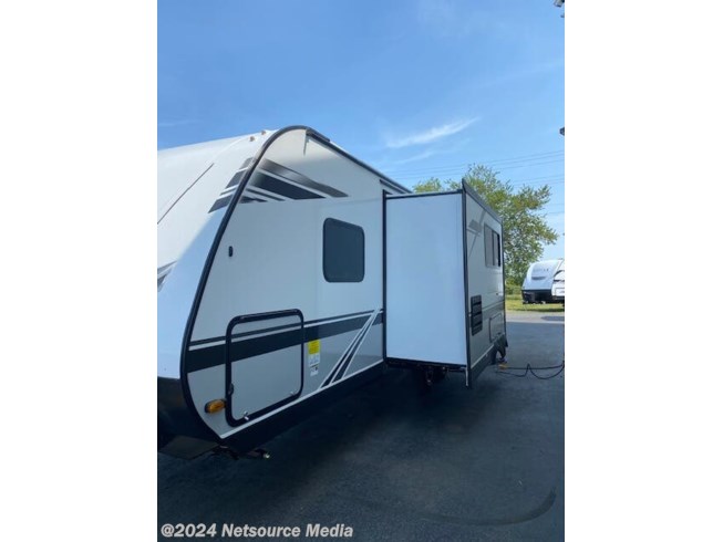 2022 Jay Feather 24BH by Jayco from Delmarva RV Center in Smyrna in Smyrna, Delaware