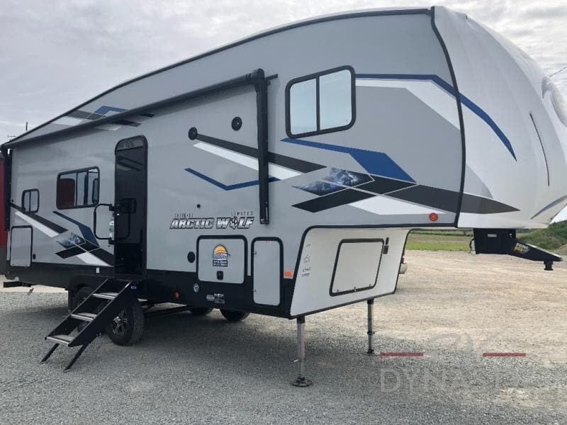 2023 Forest River Cherokee Arctic Wolf 23MLE RV for Sale in Bunker Hill