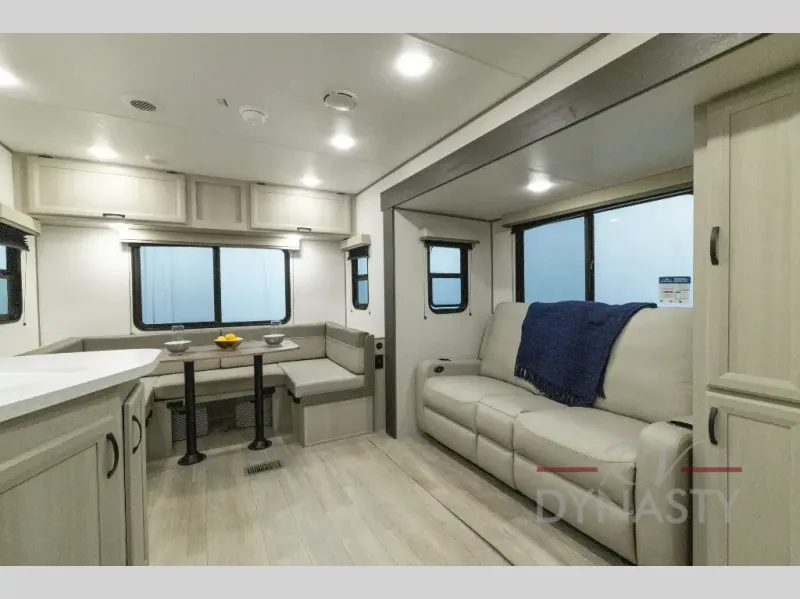 2027 Catalina Summit Series 8 231MKS by Coachmen from RV Dynasty in Bunker Hill, Indiana