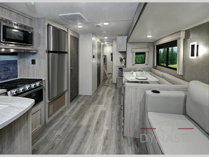 2027 Catalina Legacy Edition 323BHDSCK by Coachmen from RV Dynasty in Bunker Hill, Indiana