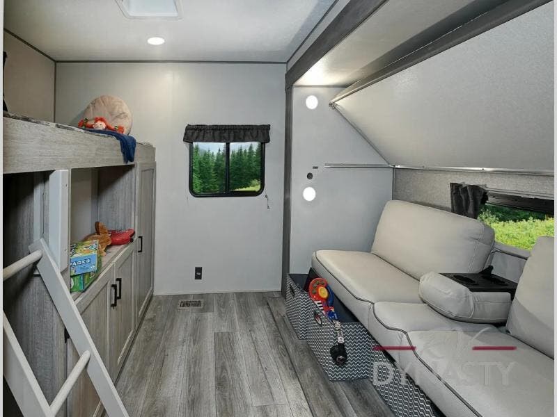 New 2027 Coachmen Catalina Legacy Edition 343BHTS available in Bunker Hill, Indiana