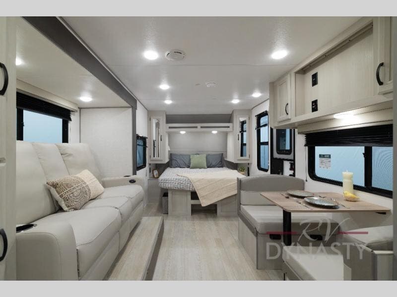 New 2027 Coachmen Catalina Summit Series 7 194RBS available in Bunker Hill, Indiana