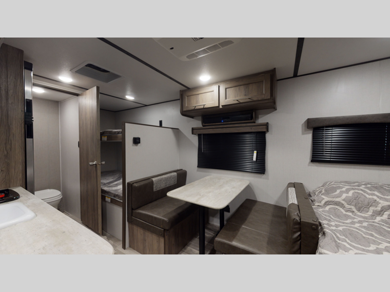 2021 CrossRoads Zinger Lite ZR18BH RV for Sale in Bunker Hill, IN 46914