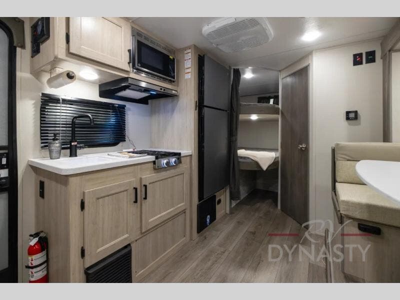 2027 Catalina Summit Series 7 184BHSX by Coachmen from RV Dynasty in Bunker Hill, Indiana