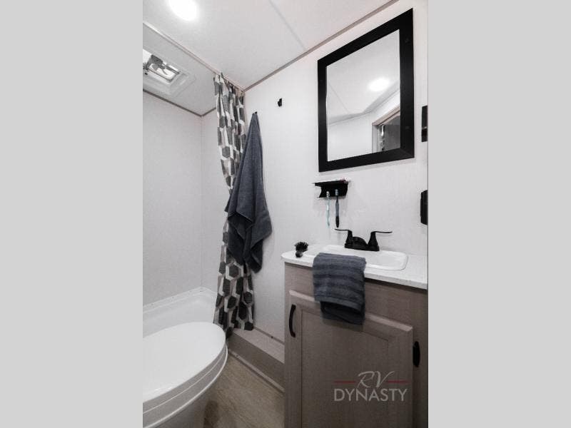 New 2027 Coachmen Catalina Summit Series 7 184BHSX available in Bunker Hill, Indiana