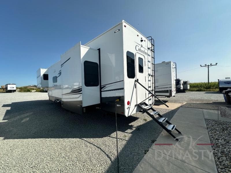 New 2025 Palomino Columbus 376DS available in Bunker Hill, Indiana