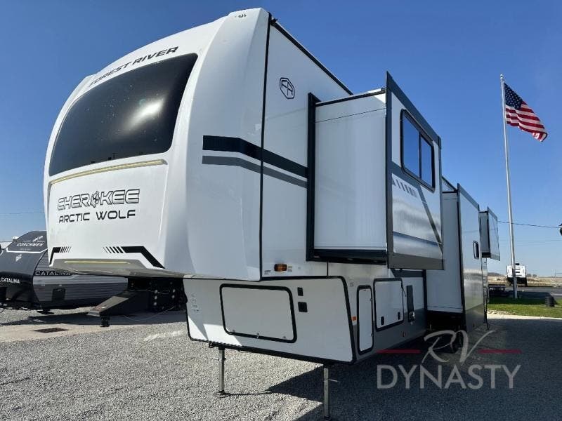 2026 Cherokee Arctic Wolf Suite 3950SUITE by Forest River from RV Dynasty in Bunker Hill, Indiana