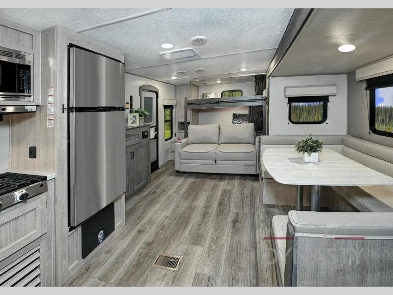 2027 Catalina Summit Series 8 211BH by Coachmen from RV Dynasty in Bunker Hill, Indiana