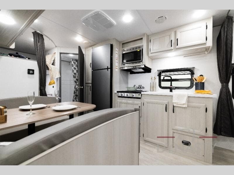 2027 Catalina Summit Series 8 211BH by Coachmen from RV Dynasty in Bunker Hill, Indiana