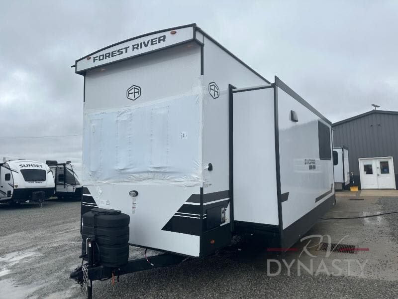 2025 Sandpiper Destination Trailers 421FKL by Forest River from RV Dynasty in Bunker Hill, Indiana