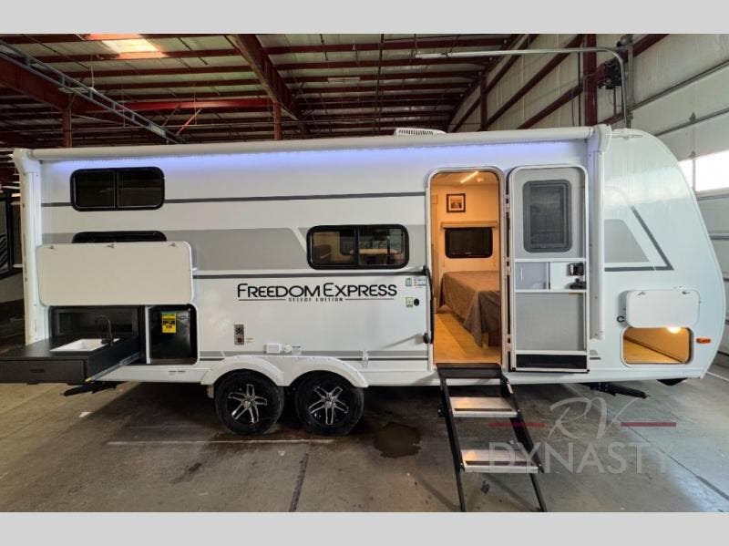 2026 Freedom Express Select 21SE by Coachmen from RV Dynasty in Bunker Hill, Indiana