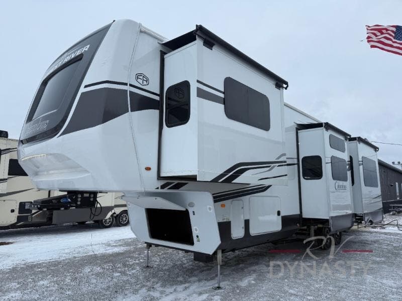2025 Columbus 379MBL by Palomino from RV Dynasty in Bunker Hill, Indiana