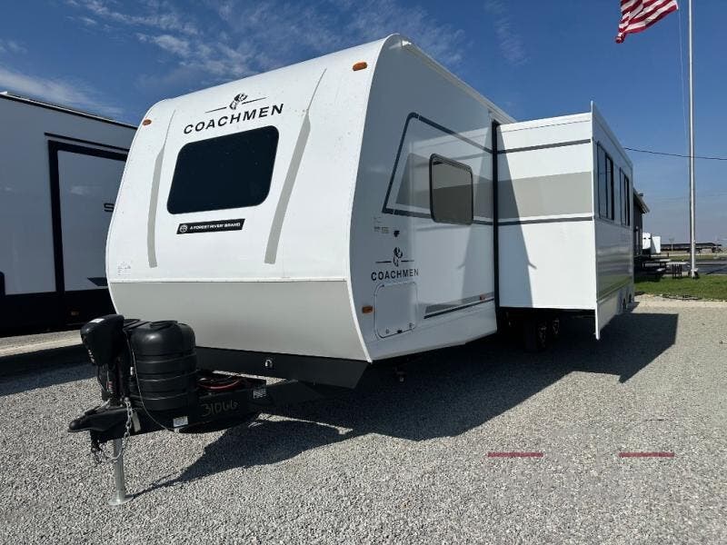 2026 Freedom Express Select 29SE by Coachmen from RV Dynasty in Bunker Hill, Indiana