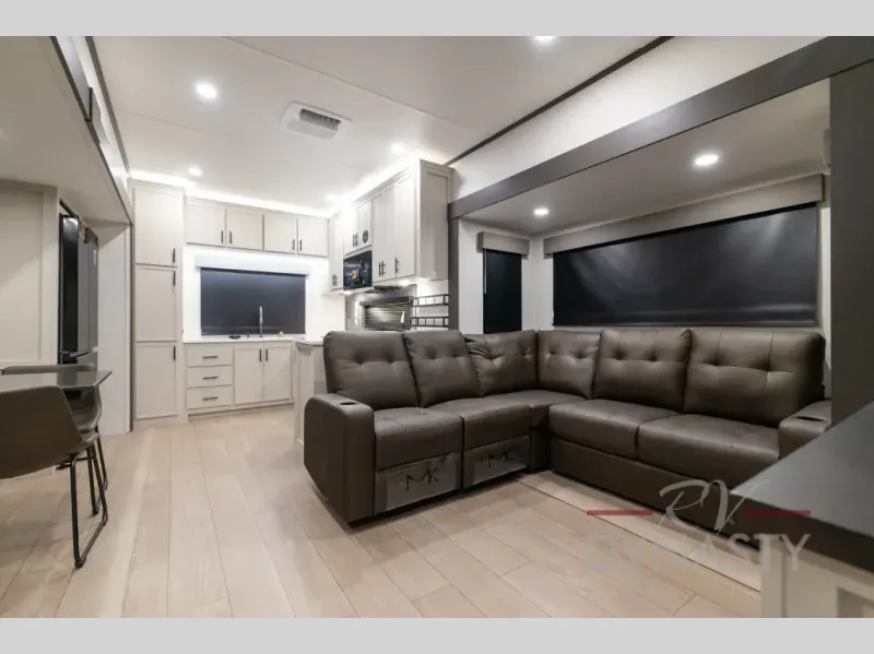 2027 Crusader BONUS38 by Forest River from RV Dynasty in Bunker Hill, Indiana