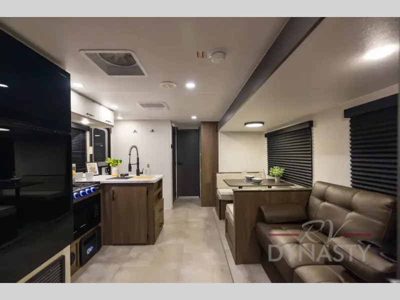 2027 Tracer 295DB by Forest River from RV Dynasty in Bunker Hill, Indiana