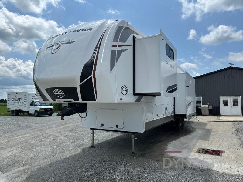 2026 Cardinal 34CRIB by Forest River from RV Dynasty in Bunker Hill, Indiana
