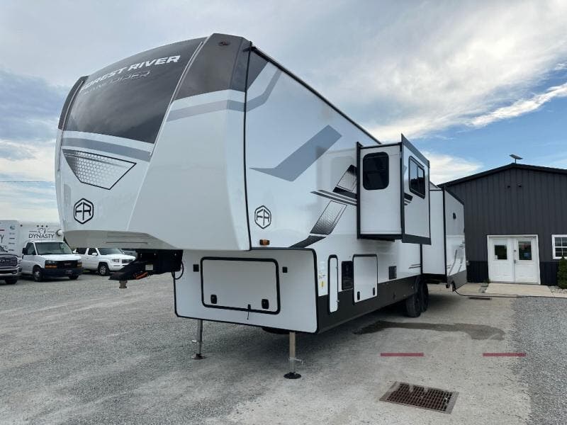 2026 Sandpiper 3900HBLR by Forest River from RV Dynasty in Bunker Hill, Indiana
