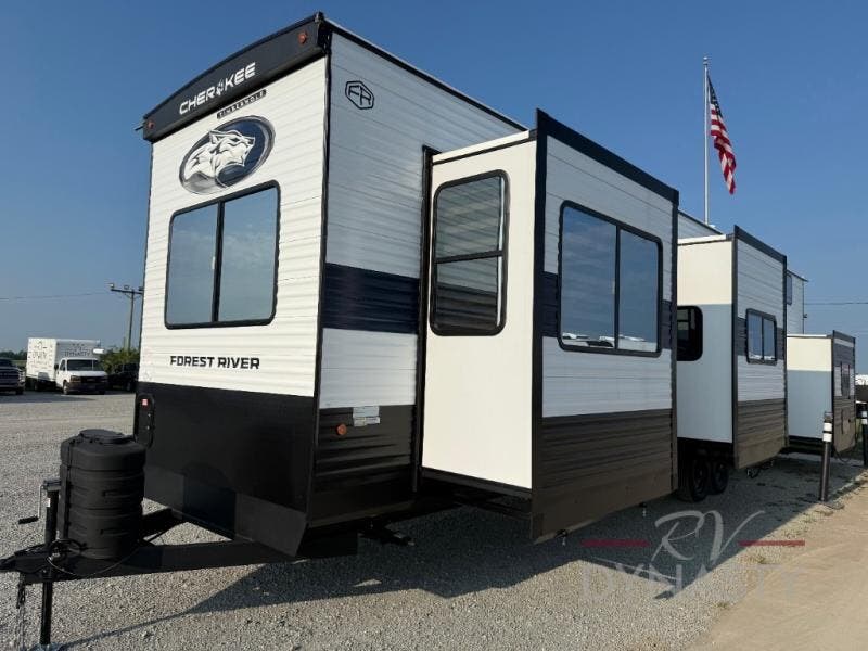 2026 Cherokee Timberwolf 39DK by Forest River from RV Dynasty in Bunker Hill, Indiana