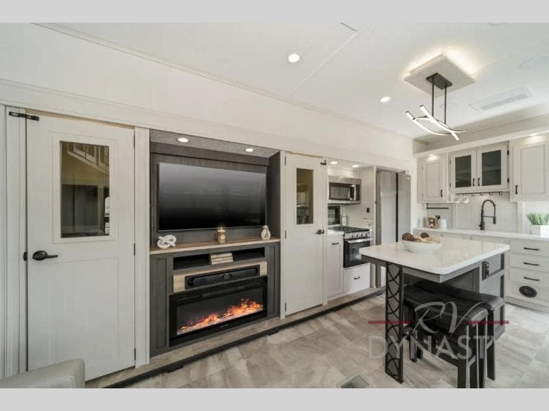 2026 Phoenix Lite 30BHS by Shasta from RV Dynasty in Bunker Hill, Indiana