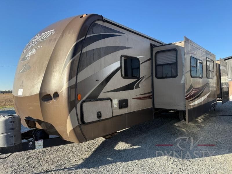 2016 Cougar X-Lite 32ROB by Keystone from RV Dynasty in Bunker Hill, Indiana