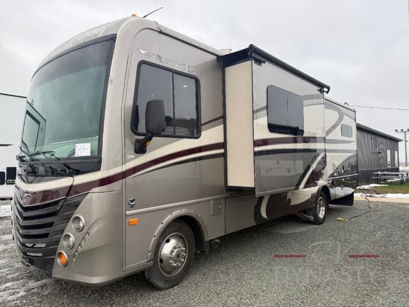 2017 Fleetwood Storm 32H - Used Class A For Sale by RV Dynasty in Bunker Hill, Indiana