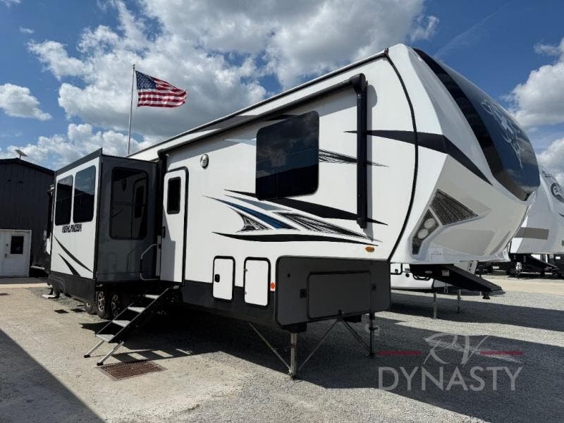 2020 Highland Ridge Highlander HF383H RV for Sale in Bunker Hill, IN ...
