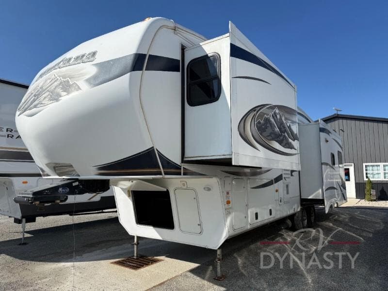2011 Montana 3580RL by Keystone from RV Dynasty in Bunker Hill, Indiana