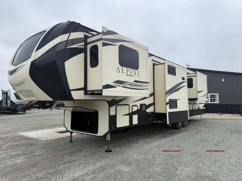 2019 Alpine 3700FL by Keystone from RV Dynasty in Bunker Hill, Indiana