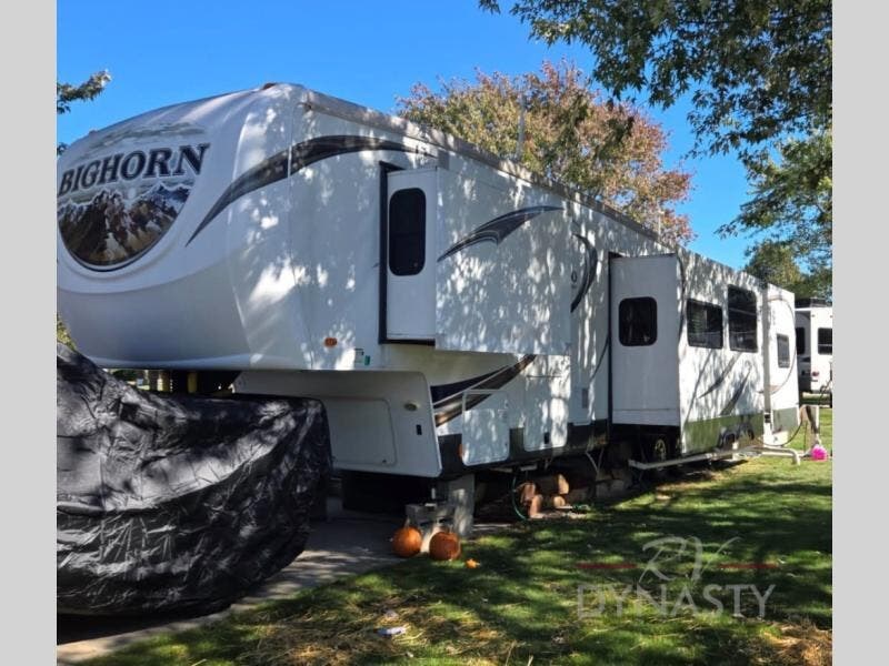 2013 Silverado 37QB by Heartland from RV Dynasty in Bunker Hill, Indiana