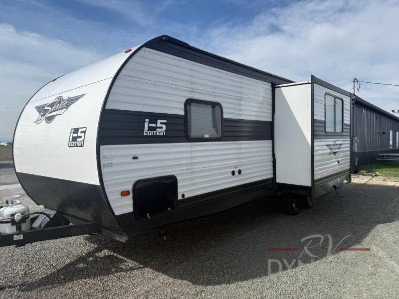 2023 I-5 Edition 525RB by Shasta from RV Dynasty in Bunker Hill, Indiana