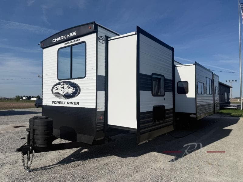 2026 Cherokee Timberwolf 39HBA by Forest River from RV Dynasty in Bunker Hill, Indiana