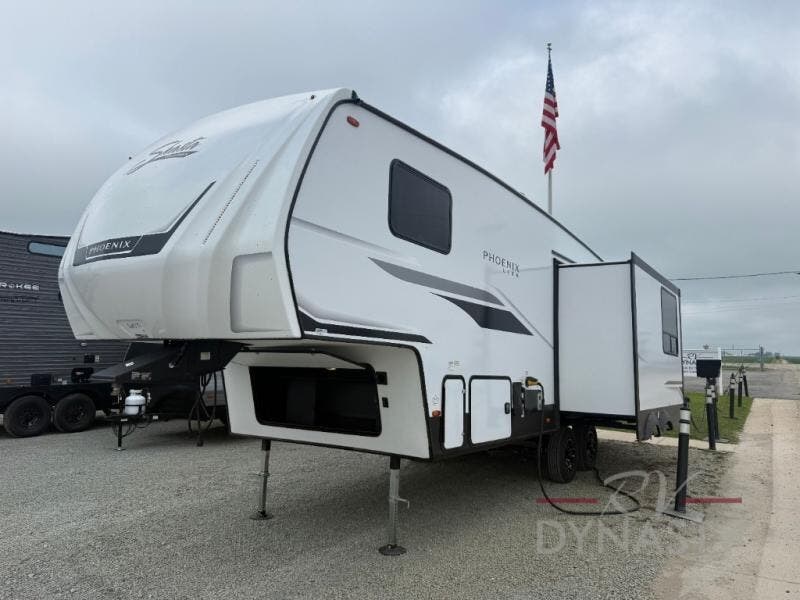 2027 Phoenix Lite 254RLS by Shasta from RV Dynasty in Bunker Hill, Indiana