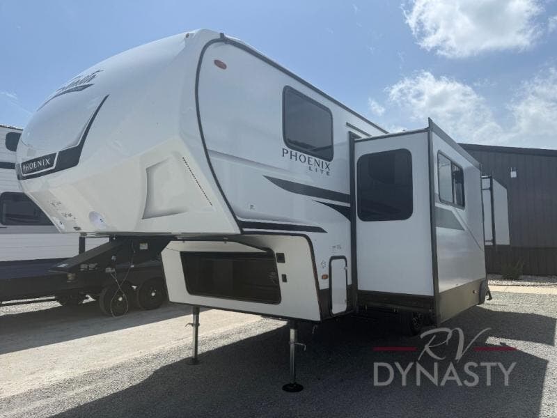 2027 Phoenix Lite 218SE by Shasta from RV Dynasty in Bunker Hill, Indiana