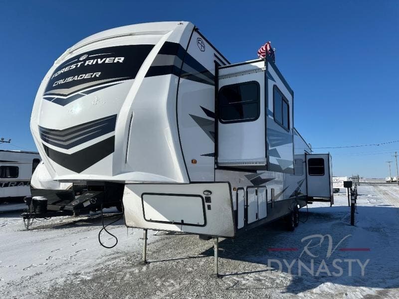 2025 Crusader 375FLS by Prime Time from RV Dynasty in Bunker Hill, Indiana