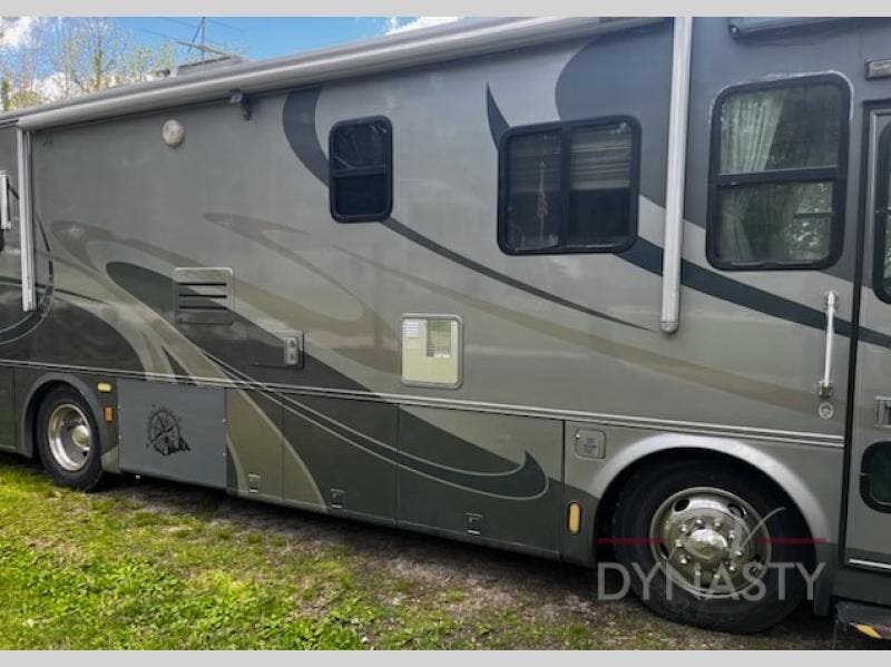 2005 Phaeton 35DH by Tiffin from RV Dynasty in Bunker Hill, Indiana