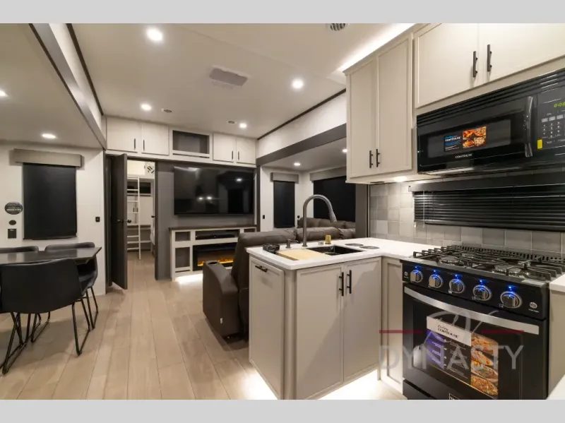 2027 Crusader 2SUITE by Forest River from RV Dynasty in Bunker Hill, Indiana