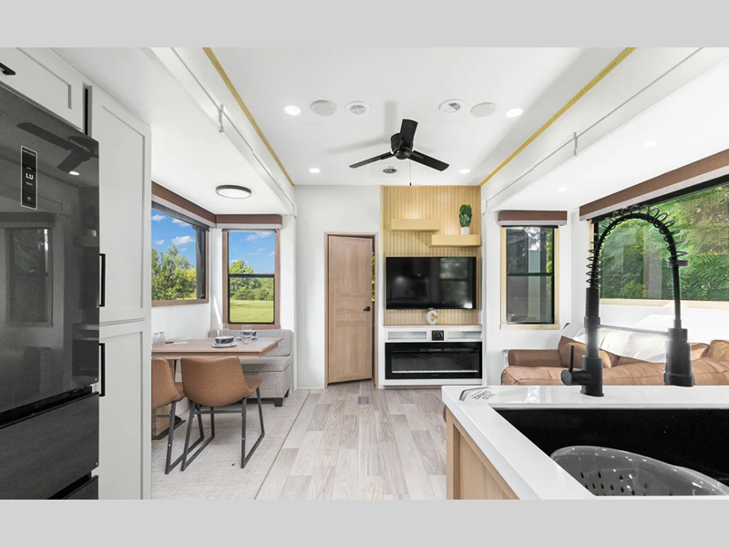 2027 Sandpiper 3710HBFB by Forest River from RV Dynasty in Bunker Hill, Indiana