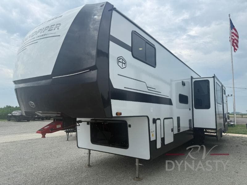 2027 Sandpiper 3710HBFB by Forest River from RV Dynasty in Bunker Hill, Indiana