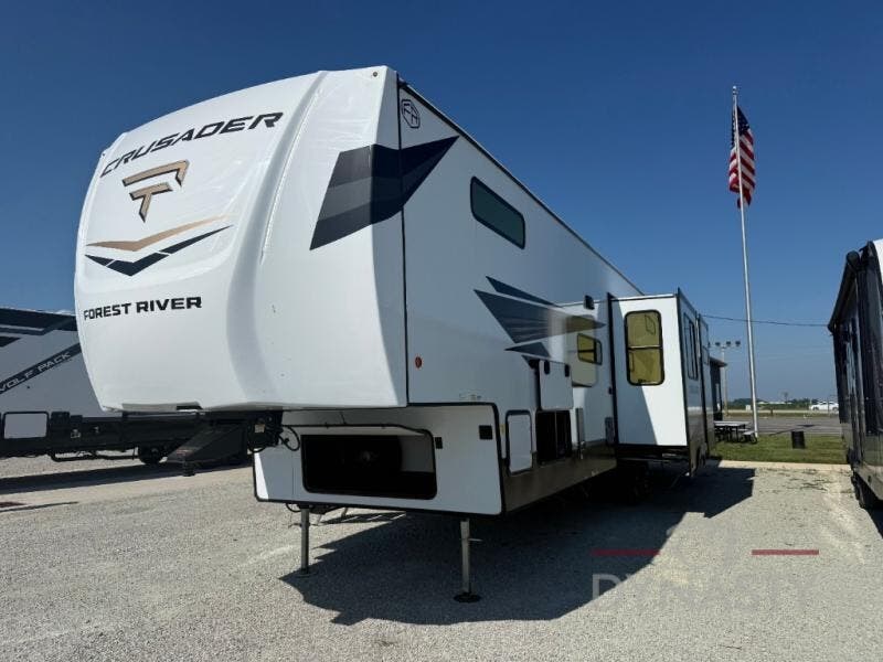 2027 Crusader FAM37 by Forest River from RV Dynasty in Bunker Hill, Indiana
