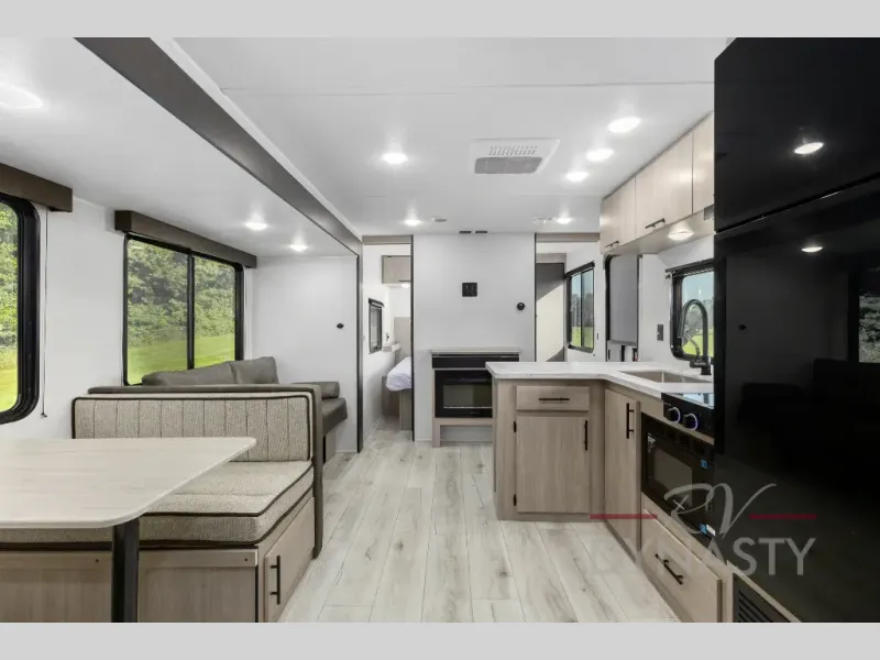 New 2027 East to West Della Terra 280BH available in Bunker Hill, Indiana
