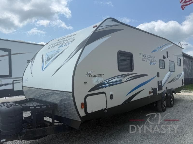 2016 Freedom Express 271BL by Coachmen from RV Dynasty in Bunker Hill, Indiana
