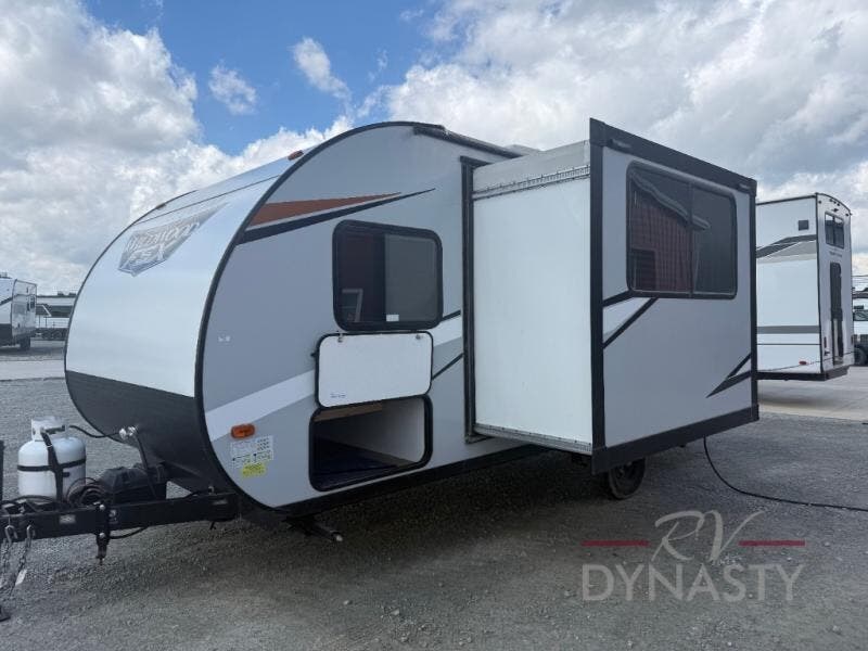 2022 Wildwood FSX 178BHSKX by Forest River from RV Dynasty in Bunker Hill, Indiana