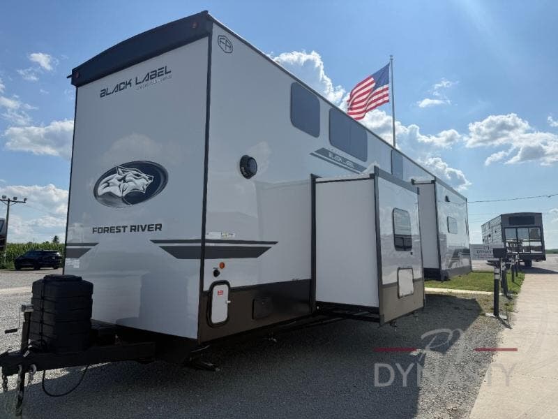 2027 Cherokee Timberwolf Black Label 39JMBL by Forest River from RV Dynasty in Bunker Hill, Indiana