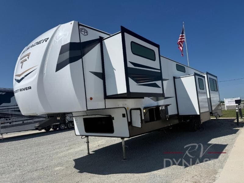 2027 Crusader BONUS38 by Forest River from RV Dynasty in Bunker Hill, Indiana