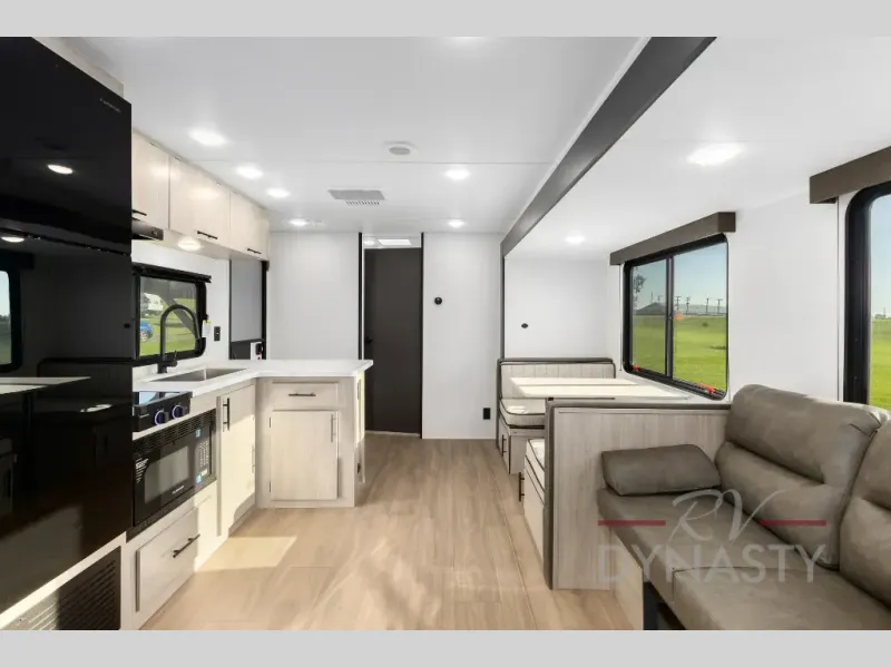 New 2027 East to West Della Terra 255RB available in Bunker Hill, Indiana