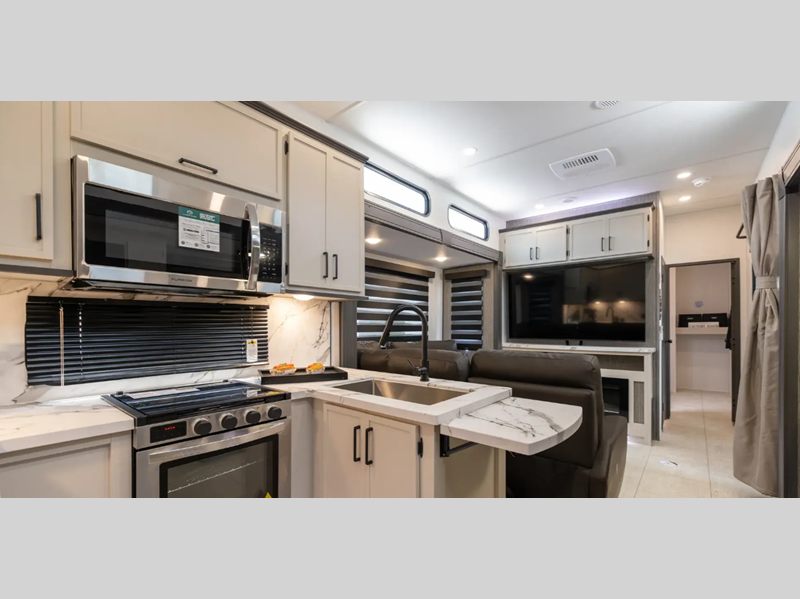 2027 LaCrosse 40PLEX by Forest River from RV Dynasty in Bunker Hill, Indiana