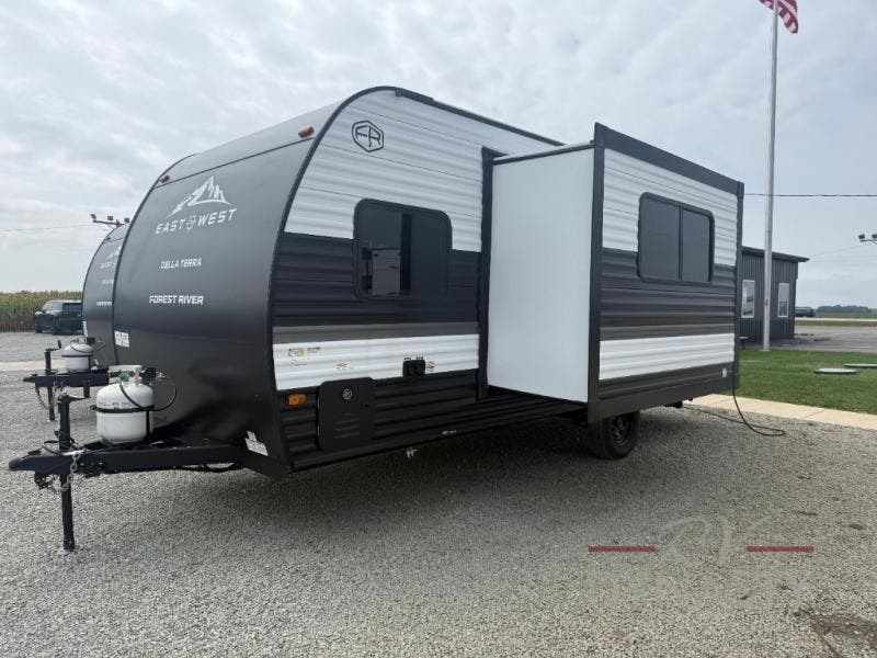 2027 Della Terra 17BHS by East to West from RV Dynasty in Bunker Hill, Indiana